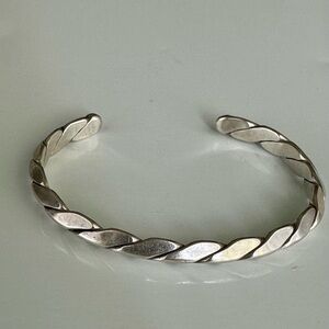 Southwestern sterling Silver Coiled Twist Carinated Cuff Bracelet vintage